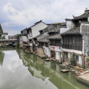 云南本土明星夏嘉伟助力“年画欢乐送”活动